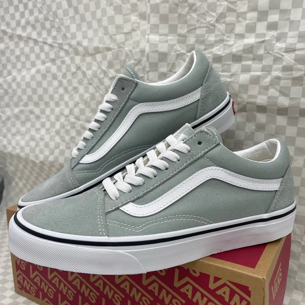 Vans WMNS Old Skool
Color Theory Pure Grey
VN000CR5EPO Sneakers - Picture 7 of 16